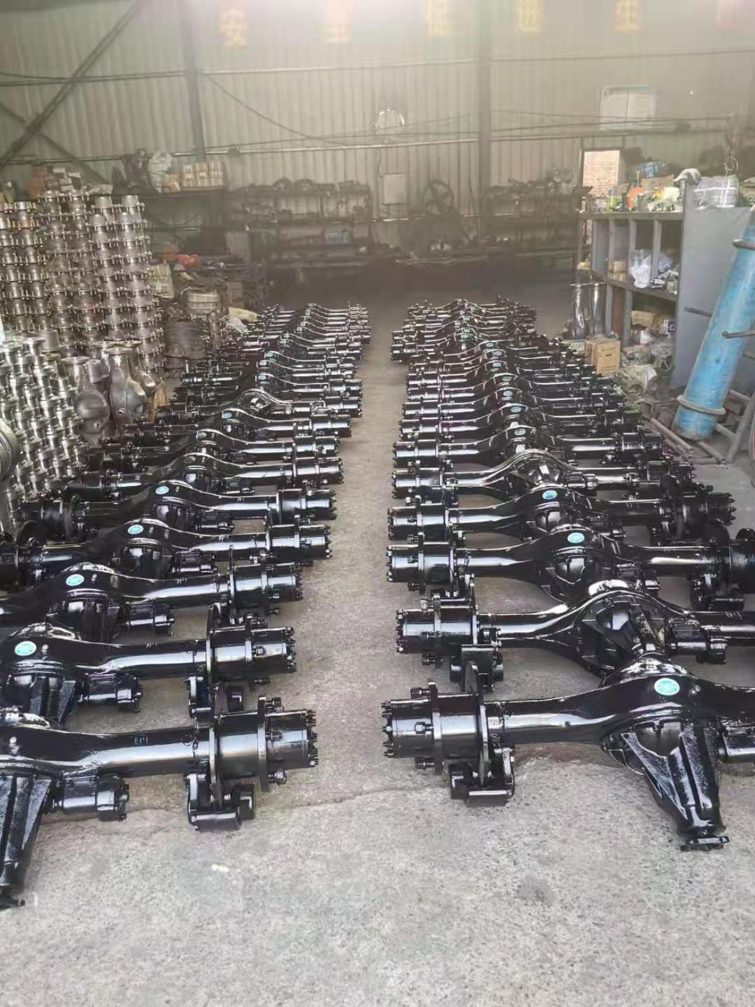 帶差速鎖的前后橋,鉗式剎車